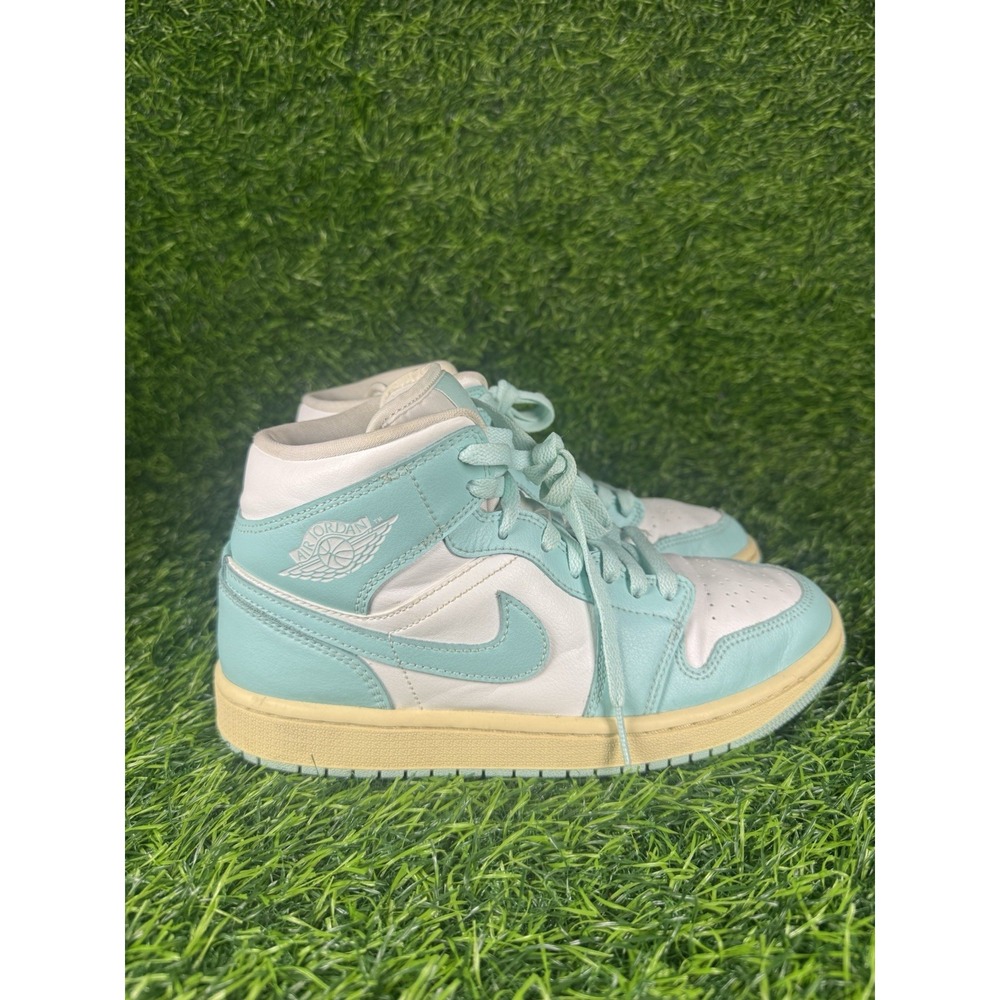 Nike Air Jordan 1 Mid Women's "Light Dew" Size 8.5 BQ6472 132
